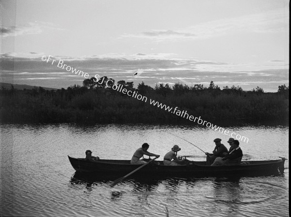 ROWING ON THE BARROW